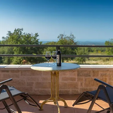 Laura An Ferienhaus Poreč