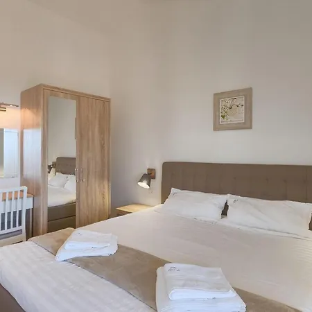 Laura An Ferienhaus Poreč