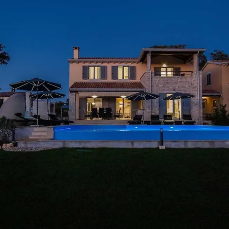 Laura An * Porec